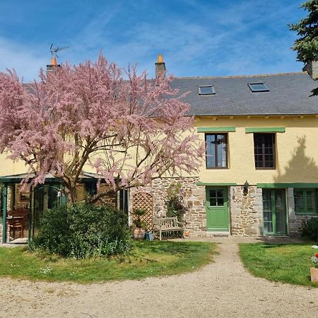 Les Berges De La Planchette Bed & Breakfast Yvignac-la-Tour Luaran gambar