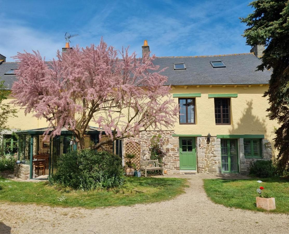 Les Berges De La Planchette Bed & Breakfast Yvignac-la-Tour Luaran gambar