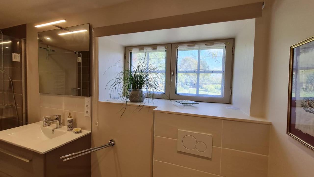 Les Berges De La Planchette Bed & Breakfast Yvignac-la-Tour Bilik gambar