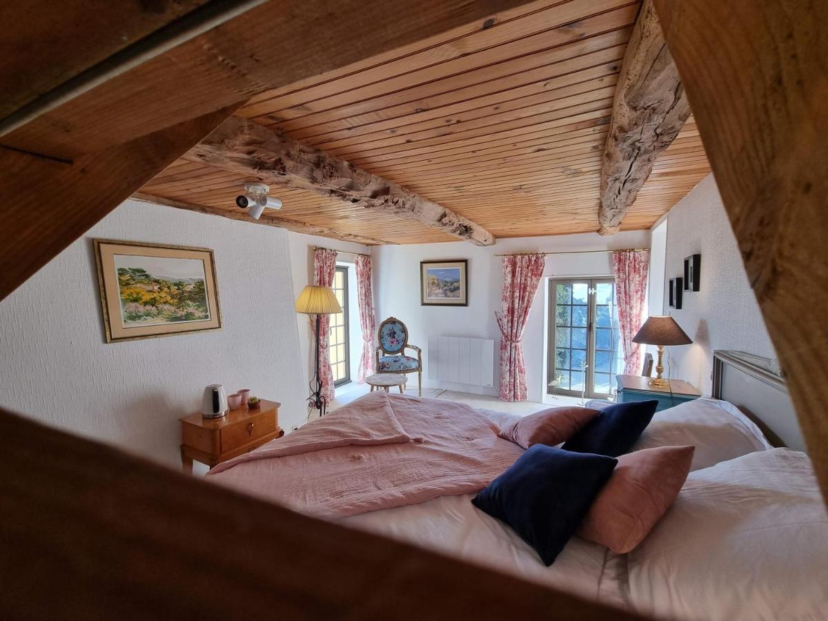 Les Berges De La Planchette Bed & Breakfast Yvignac-la-Tour Bilik gambar