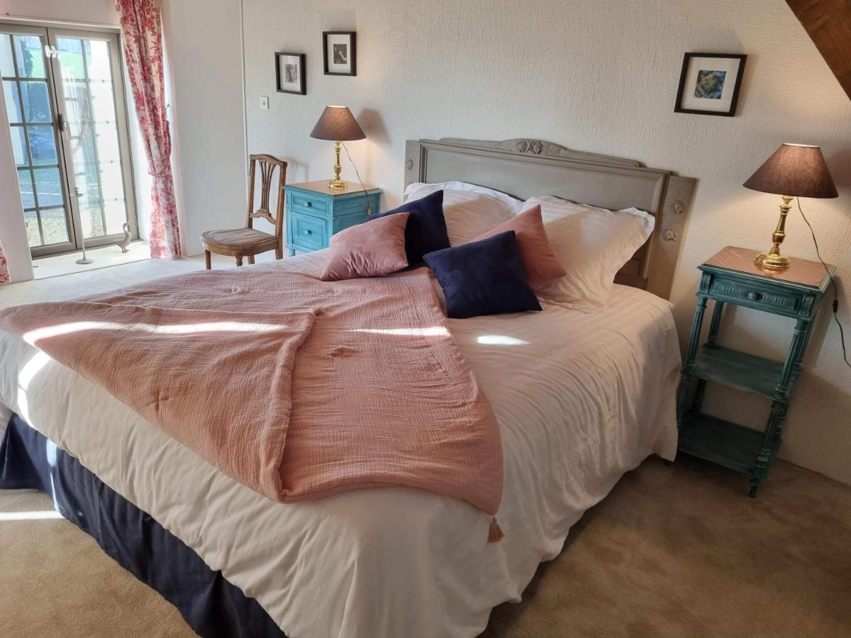 Les Berges De La Planchette Bed & Breakfast Yvignac-la-Tour Bilik gambar
