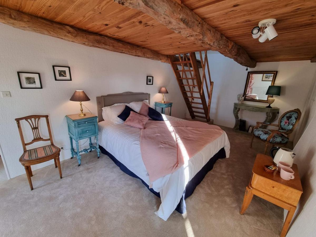Les Berges De La Planchette Bed & Breakfast Yvignac-la-Tour Bilik gambar