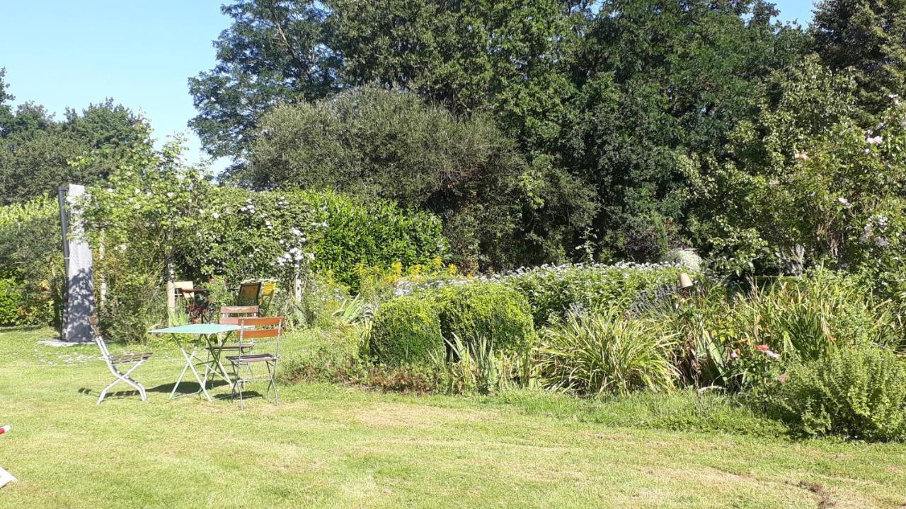 Les Berges De La Planchette Bed & Breakfast Yvignac-la-Tour Luaran gambar