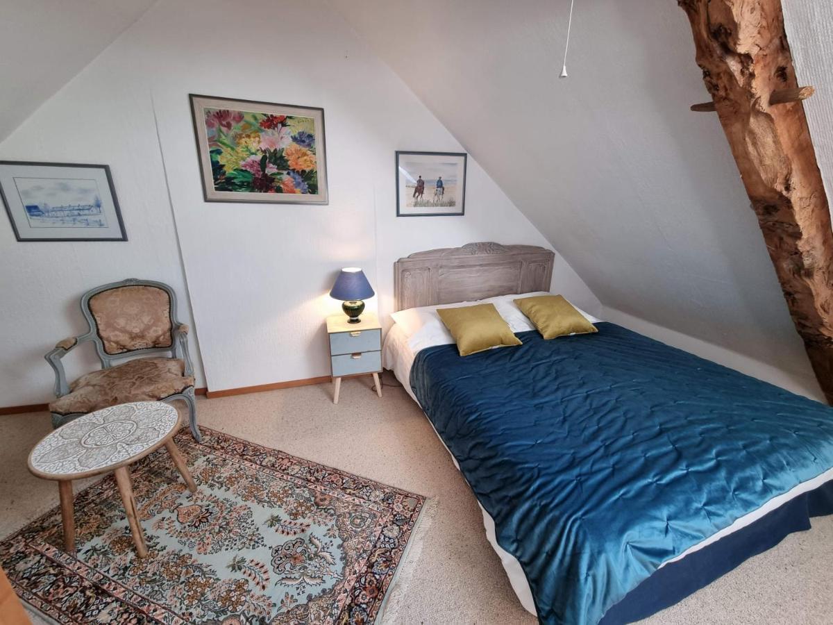 Les Berges De La Planchette Bed & Breakfast Yvignac-la-Tour Bilik gambar